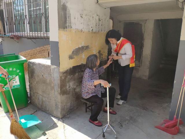 调整大小 10
